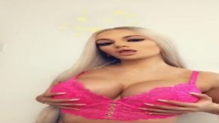 Bimbo Teasing Hard